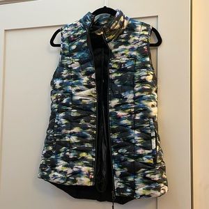 Tangerine Multicolored vest with pouch inside